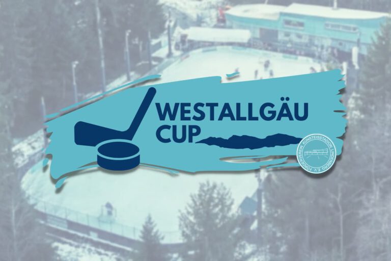 westallgäu cup-banner Blaues Logo des Westallgäu Cups mit Eishockeyschläger und Puck, Hintergrund zeigt ein winterliches Kunsteisstadion.