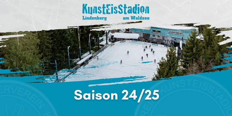 Luftaufnahme des Eisplatzes Lindenberg mit spielenden Eisläufern, umgeben von Bäumen, Schriftzug "Saison 24/25".