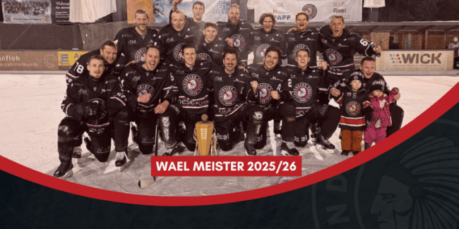 Spieler der Chiefs feiern Meisterschaft mit Pokal.